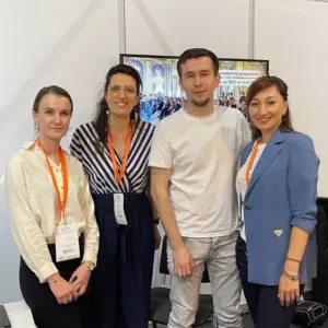 Коллеги на профессиональном мероприятии